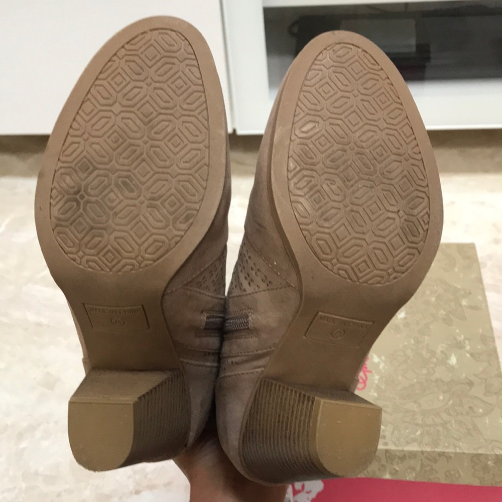 American Rag tan booties - Picture 5 of 6